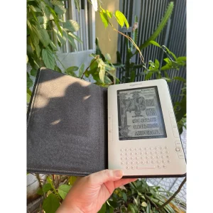 Used 98% Kindle Keyboard 2 màu trắng kèm cover hãng