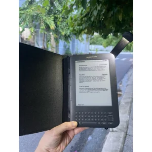 Likenew Kindle Keyboard 3 màu đen kèm cover hãng có đèn